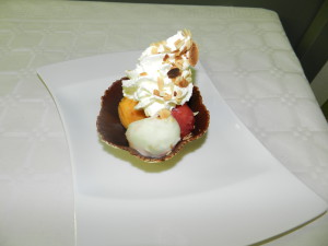 Tulipe de sorbet, chantilly et amande grillées